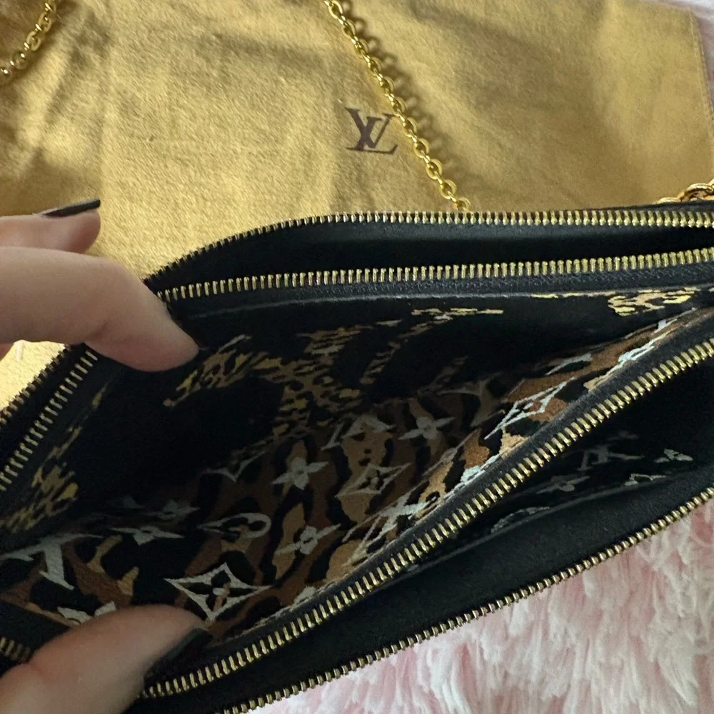 Louis Vuitton Leopard Print Black Clutch - Picture 4 of 6